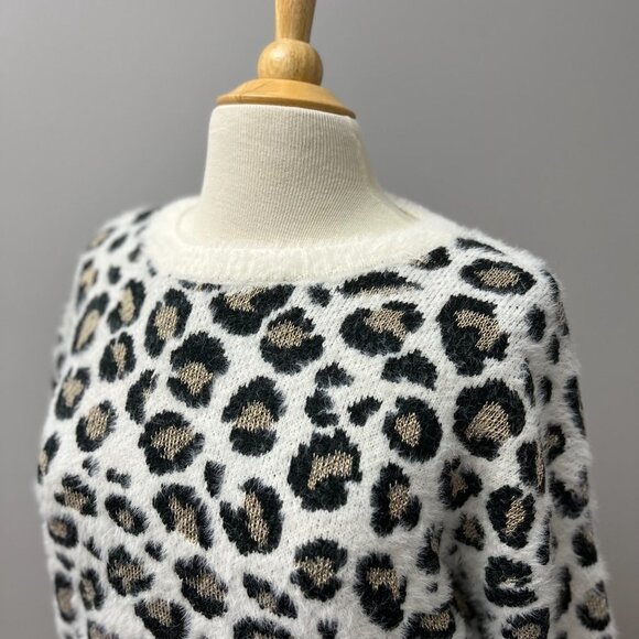 NWT Love Ellie Mallie Crew Neck Animal Print Fuzzy Sweater Sz XXL - Picture 12 of 14